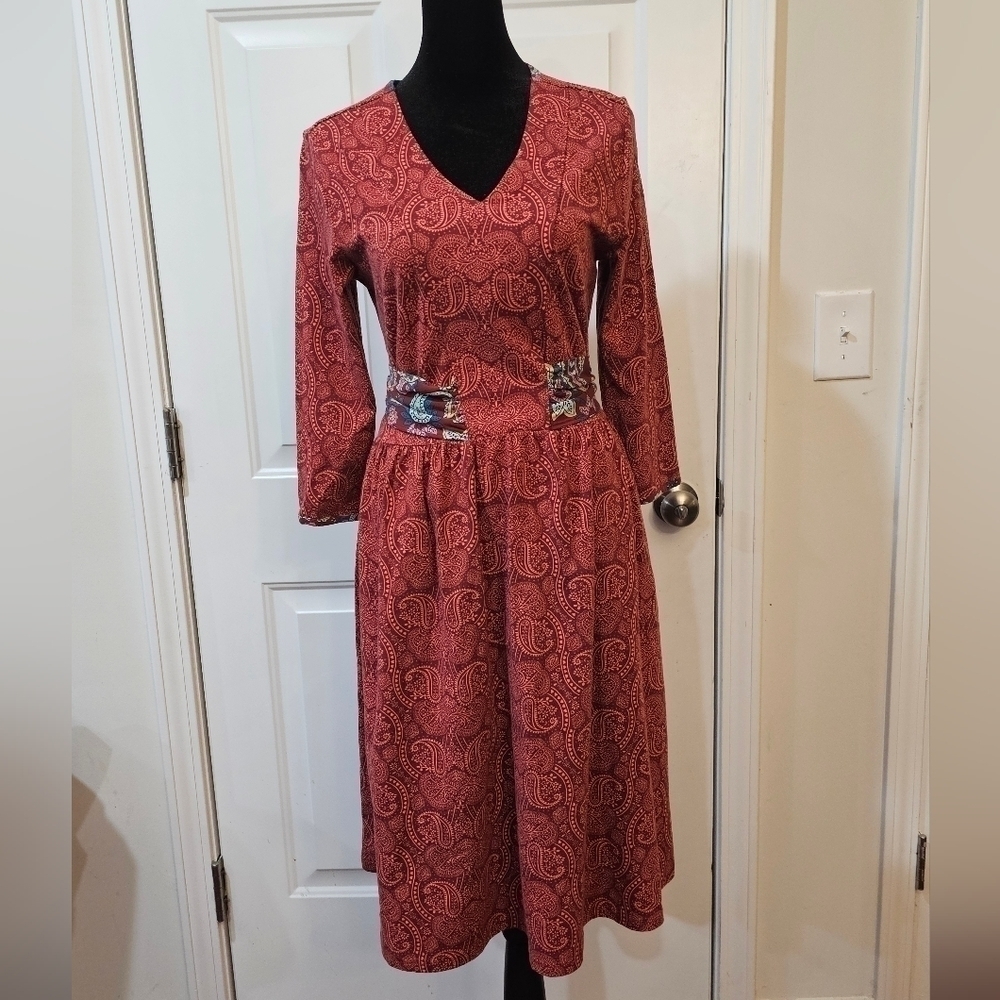 Matilda Jane Ariana tie back Paisley V Neck dress size small..